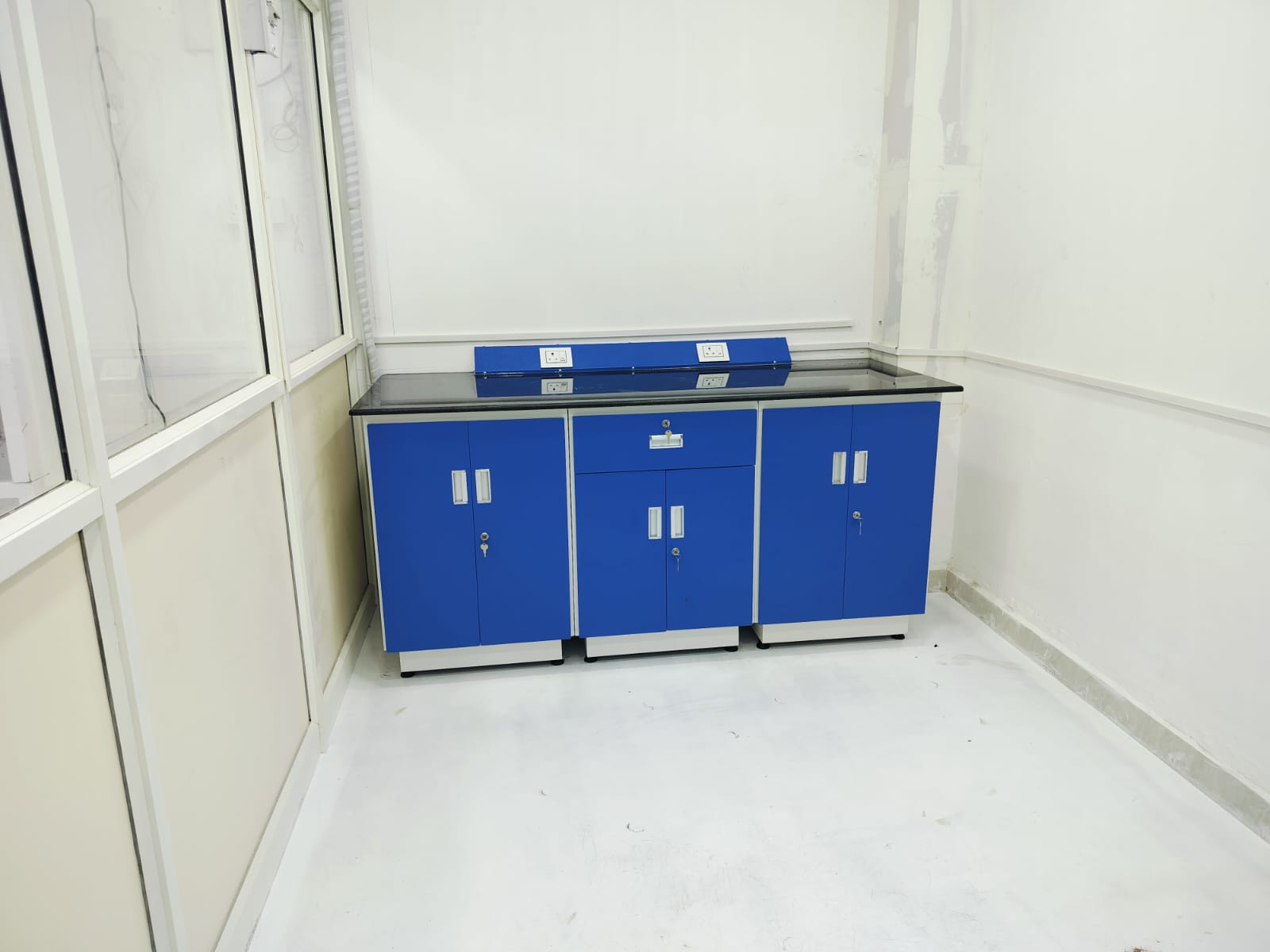 Laboratory Benching Systems Manufacturer in Tamil Nadu | South India