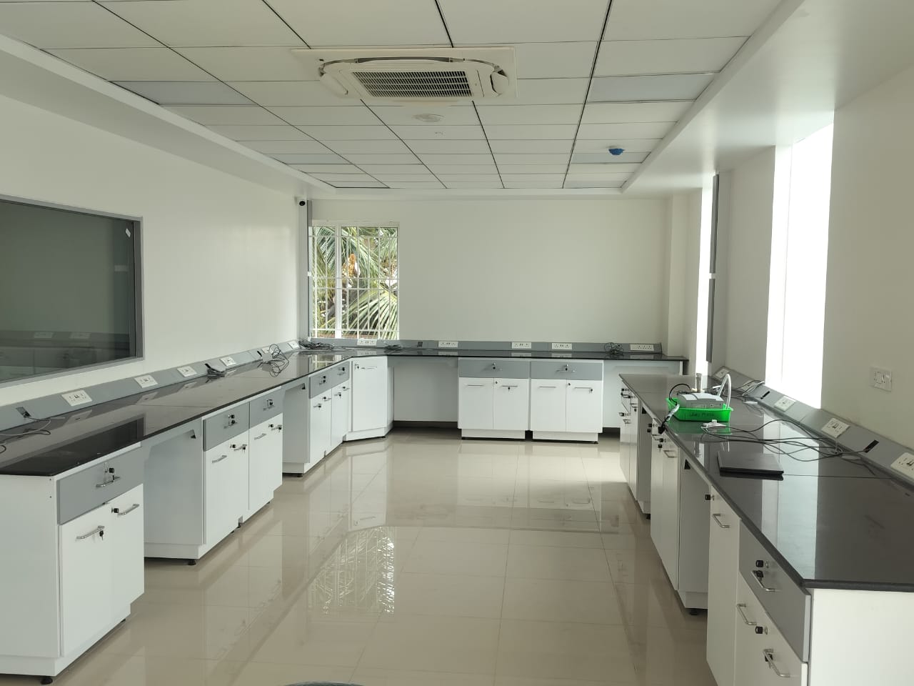 Modular Laboratory Tables with Accessories | Lab Furniture Tamil Nadu