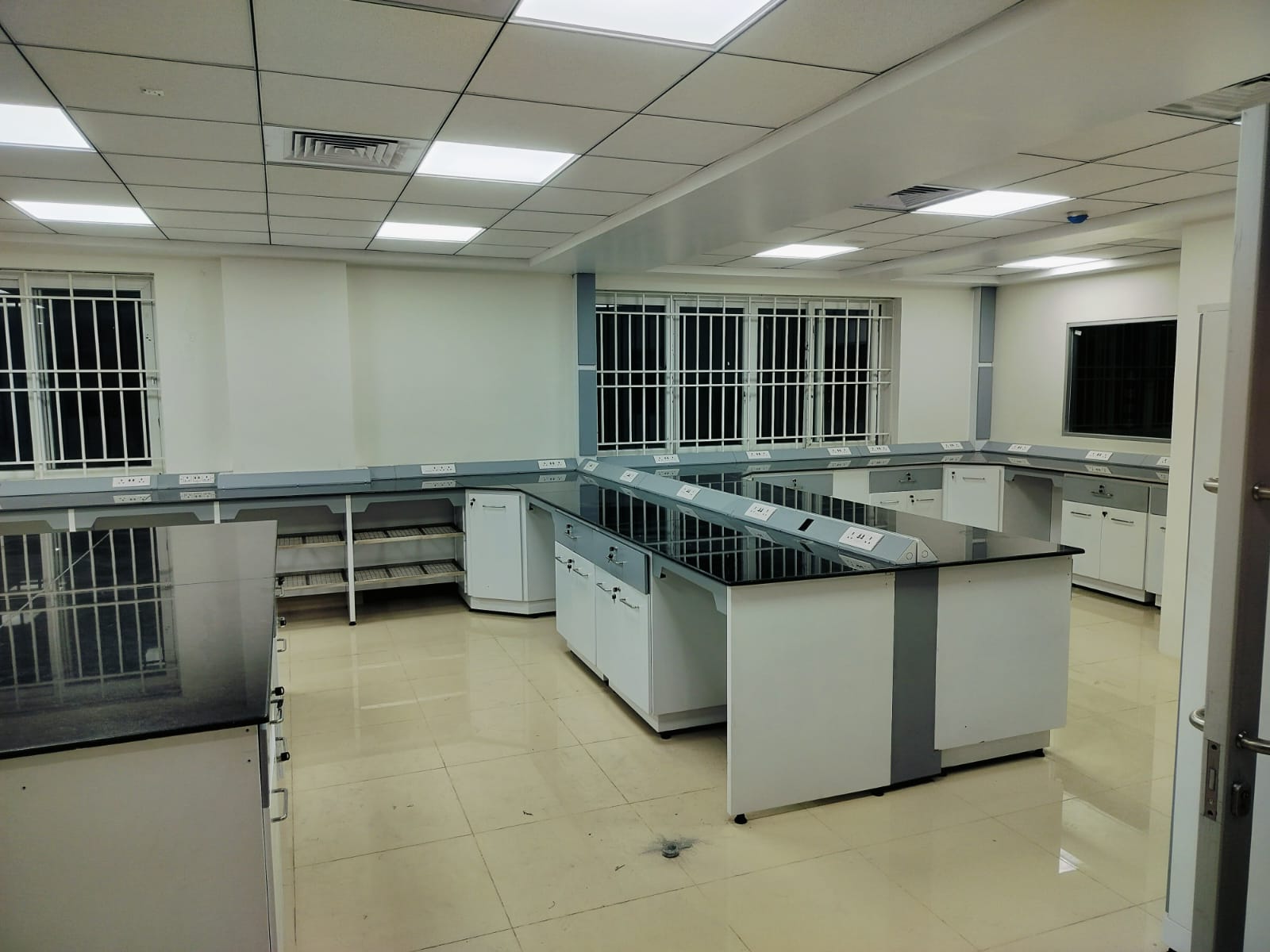 Wall Cupboard for Lab Chemical Storage in Kerala | Safe Laboratory Cabinets
